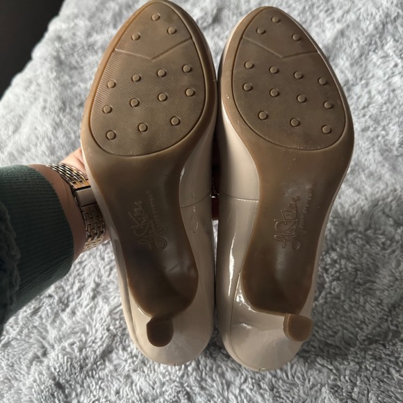 LifeStride Soft System Nude Beige Patent Round Toe Kitten Heel Pumps Womens - Picture 4 of 11